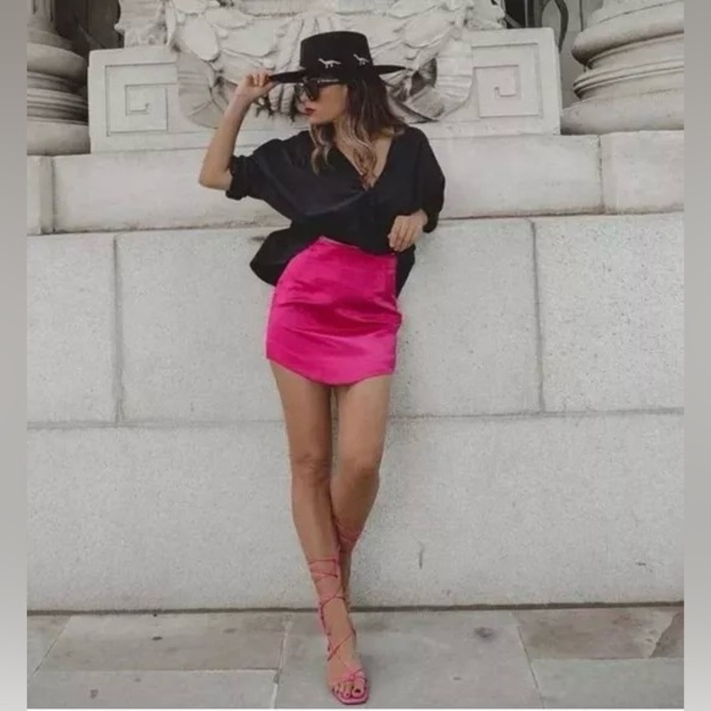 Zara satin pink size small worn once mini skirt